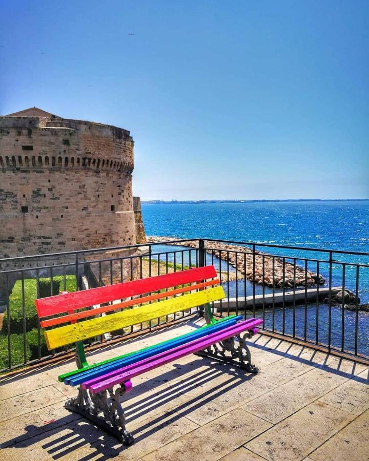 Al Molo Sant'Eligio Hotell Taranto Exteriör bild