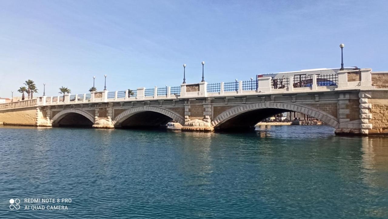 Al Molo Sant'Eligio Hotell Taranto Exteriör bild