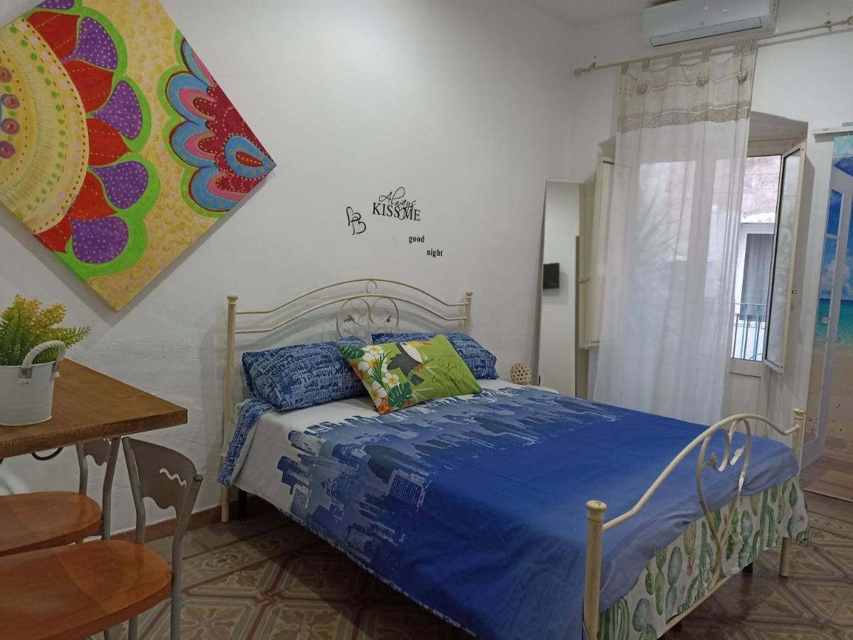 Al Molo Sant'Eligio Hotell Taranto Exteriör bild