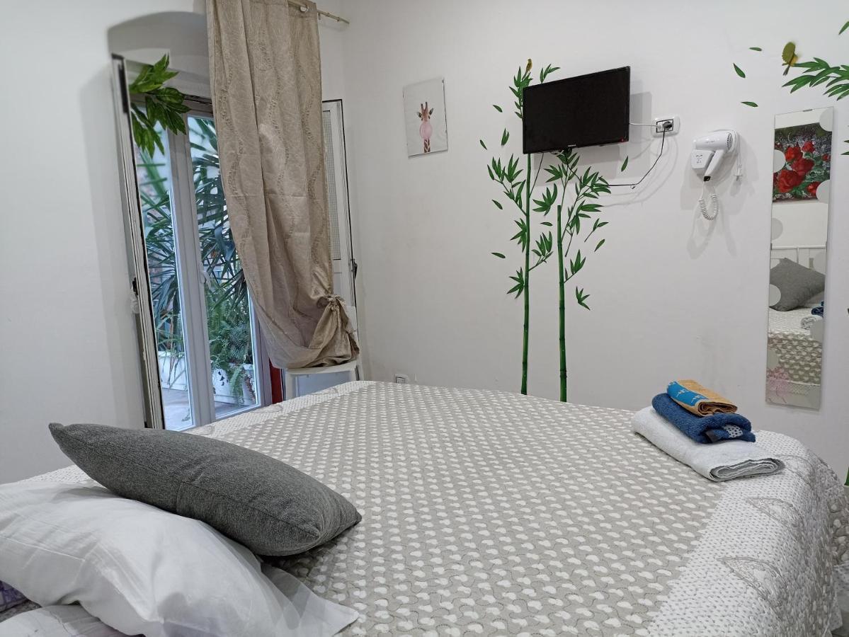 Al Molo Sant'Eligio Hotell Taranto Exteriör bild