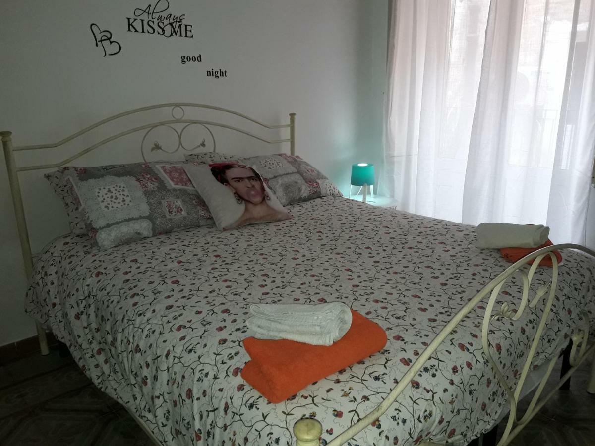 Al Molo Sant'Eligio Hotell Taranto Exteriör bild
