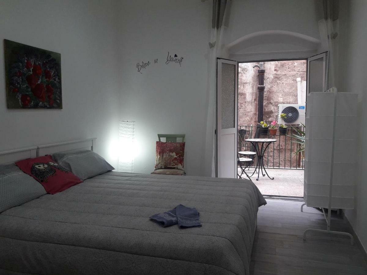 Al Molo Sant'Eligio Hotell Taranto Exteriör bild