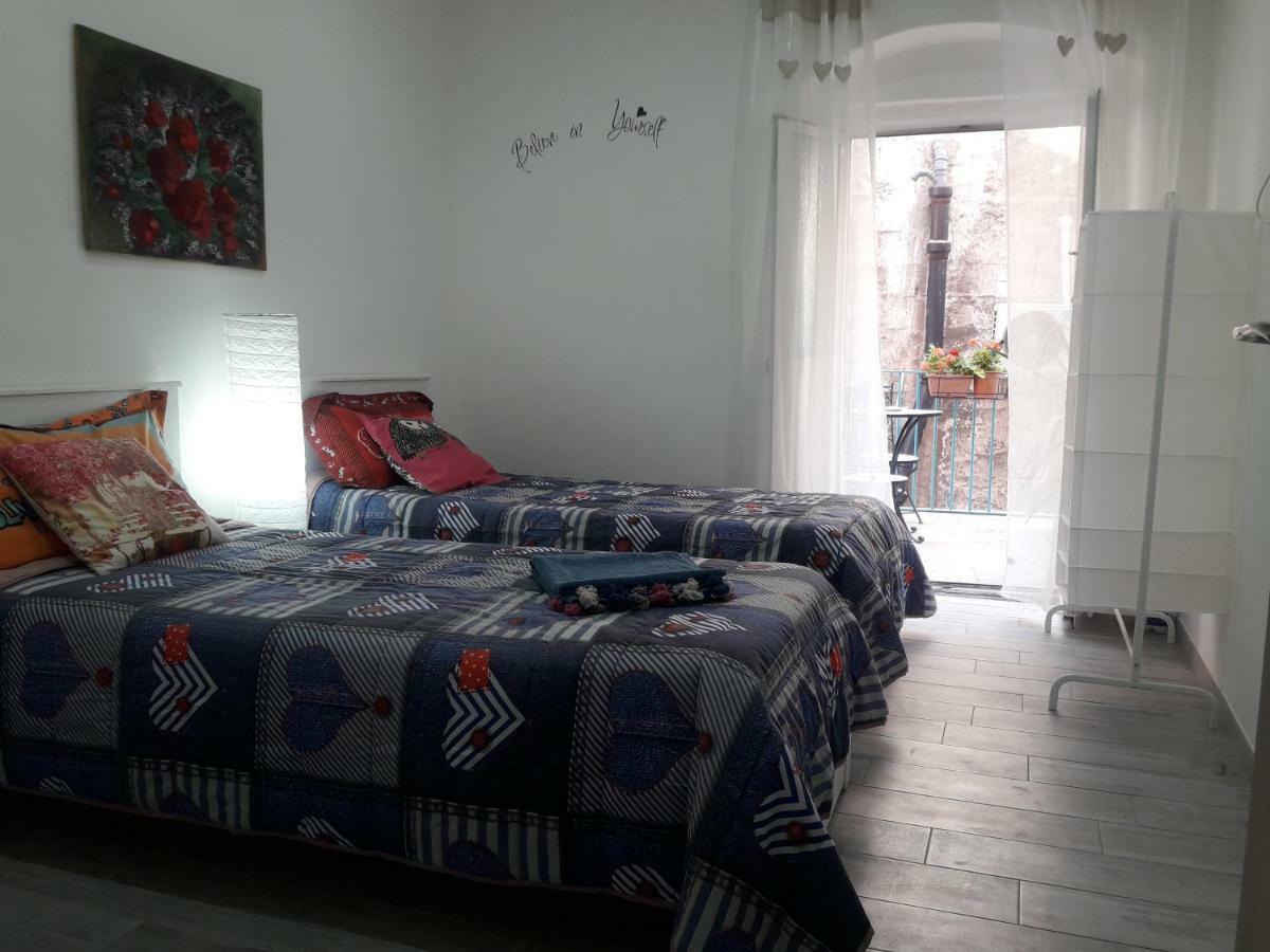 Al Molo Sant'Eligio Hotell Taranto Exteriör bild