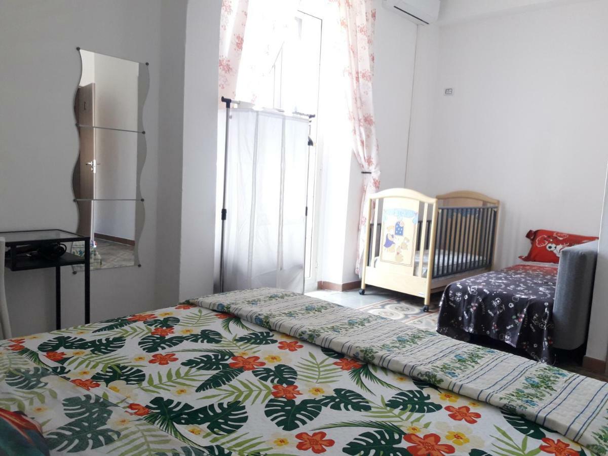 Al Molo Sant'Eligio Hotell Taranto Exteriör bild