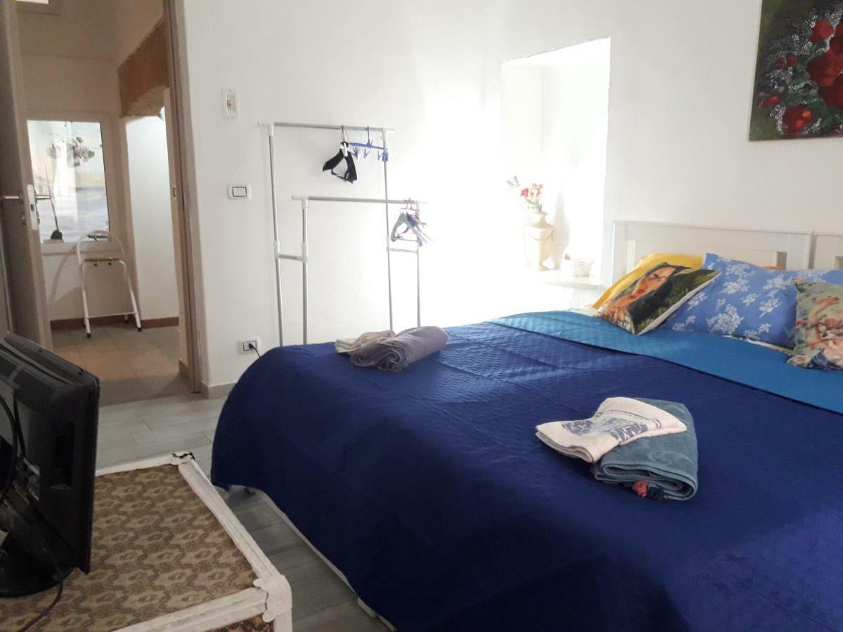 Al Molo Sant'Eligio Hotell Taranto Exteriör bild