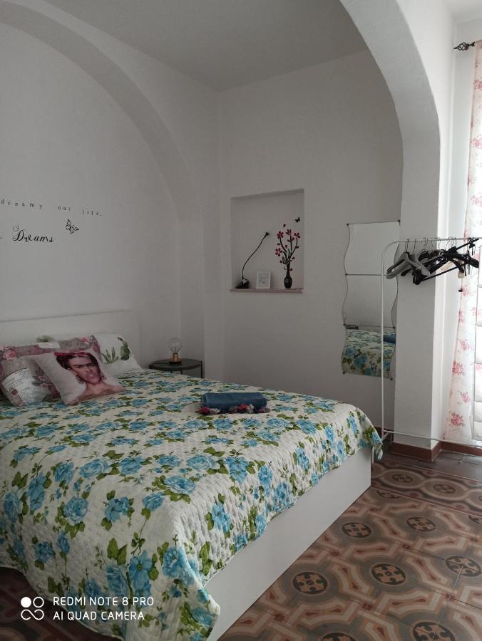 Al Molo Sant'Eligio Hotell Taranto Exteriör bild